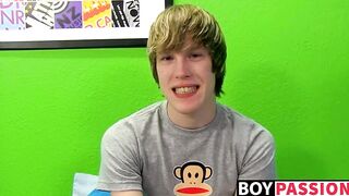 Young man uses toys for kinky masturbation after interview
