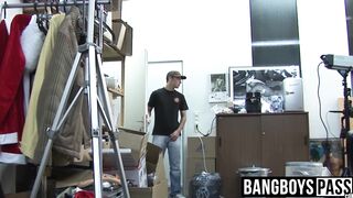 Athletic jock gets a facial and raw fuck from inked hunk