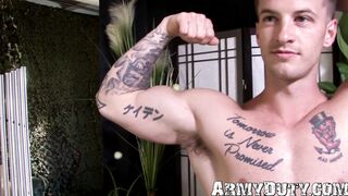 Gay cutie Quentin Gainz teases with muscles before jerk off