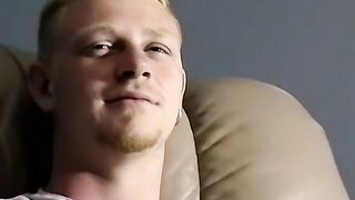 Amateur gets blowjob before giving mature gay a mouthful