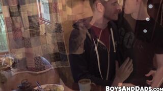BoysAndDads.com - Pretty Jonathan Maze takes LeGrand Wolfs monster meat like a pro