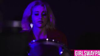Four lesbians left guitars so they could fuck on the stage