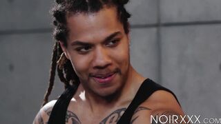 Long haired hottie Floyd Johnson wastes no time in satisfying my bouncy butt