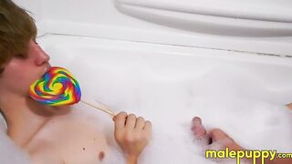 Daddy Richard Lennox rubs and plays the dick of young Elis Ataxx with some dirty talk