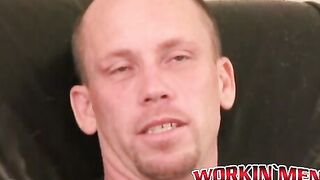 Tattooed amateur dude masturbates and anal plays solo