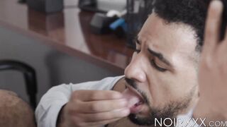 Bearded jock Draven Navarro penetrates the deepest parts of my ass