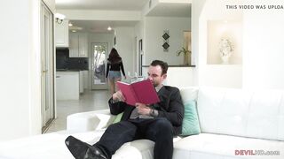 Isabel Moon wants anal sex by stepdad