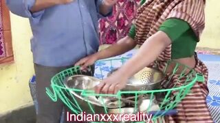 Bartan bechne wali ko ghar me bula kar jabardasti chod
