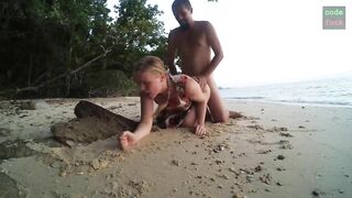 Sex on the beach with a young blonde