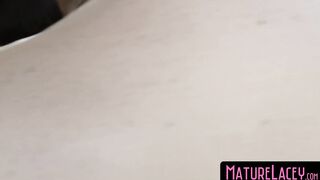 For a gangbang, UK GILF invites her curvaceous girlfriends
