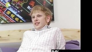 Sky Sylvanus a blonde twink plays his dick and jerks off solo
