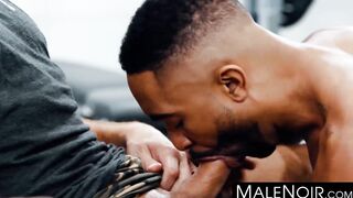 MaleNoir.com - Cocksucker Remy Cruze takes athletic white cock deep in his ass