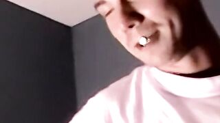 Amateur masturbator Pearl comes hard after solo session