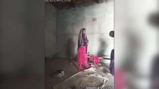Indian Girl Shows Her Boobs Fucking