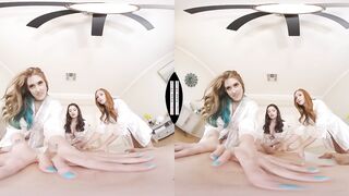 Erotic America - Strokes babes take care of new customer