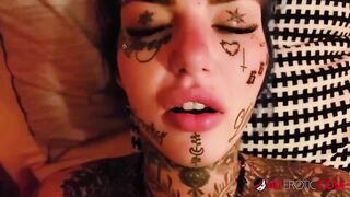 Tattooed up Bombshell Amber Luke craves a long penis