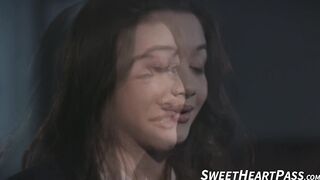 Teen Alex De La Flor spreads her legs on the table for a hardcore pussy rubbing with