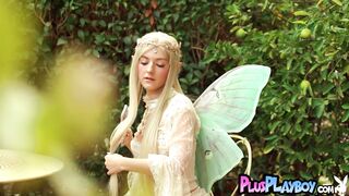 Eva Elfie in fantasy posing session