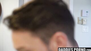 DaddiesPorno.com - Stepdad bareback fucks stepson on the kitchen sink