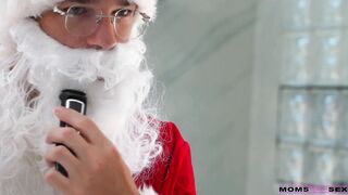 Stepmom didnt know i am the santa while fucking her