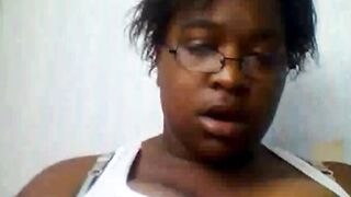 Black Amateur Shows Off Her Big Breasts on Webcam