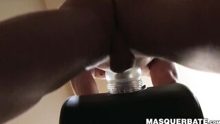 Fleshlight action with anonymous hunk who has huge muscles