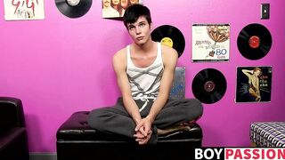 Twink has an amazing jerk off session showing his thick meat