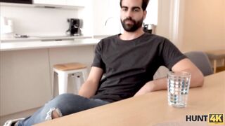 Tanlines porn video – HUNT4K women gets it on with guest into blue T-shirt while hubby watches