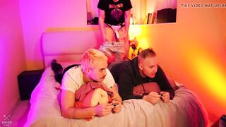 Gamer Men Pegged