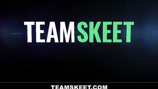 Jesus Reyes Rewards Slender Kenia Queen For Winning The Game