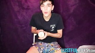 Twink Henry Evans loves jerking off and anal fucking his asshole with toys