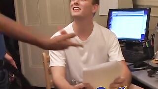 Straight amateur Dempsey Steams works on Phil Easys massive hairy cock