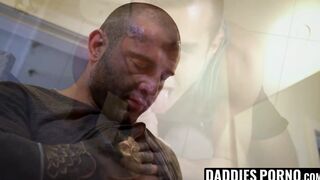 DaddiesPorno.com - Sexy bathroom session with stepdad after cleaning my wounds