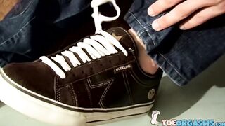 Sweet Clyde wanks off his cock and milks out his dick on his sexy feet