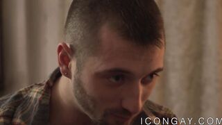 Irresistible JD Phoenix bottoming for handsome Roman Todd