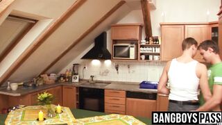 Hung twink barebacks boyfriends asshole in kitchen