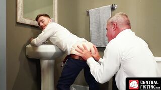 CentralFisting.com - Mature gay's rimming and fisting skills drive young homosexual w