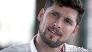 Angelika Grays seduces her boss into office by masturbating