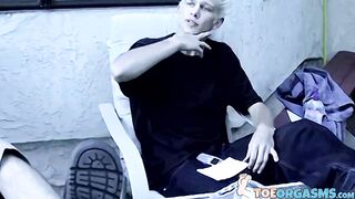 Straight guys Evan Heinze and Ian Madrox put on a little sexy foot show