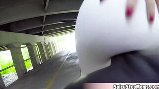 Sporty stepmom with bubbly ass fucked