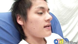 Skinny Latin twinks bareback after sucking hard cocks