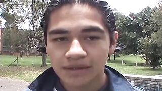 Cute twinks Alfonso and Cesar stuff each other in a shower