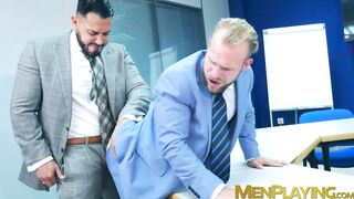 Straight boss fuck his bottom assistant and fed him his load