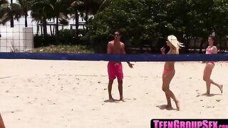 TeenGroupSex.com - Horny chicks fuck after a lovely beach day