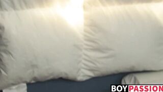 Emo twinks Lexx Jammer and Roxy Red doggystyle drilling