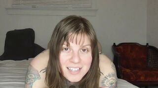 POV: FARTY ASSHOLE GIRLFRIEND SWALLOWS