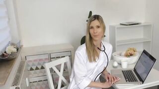 Ungezogener Schweizer Arzt Schlug Hart