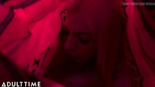 Kenzie Reeves Got's Stuck & Has babe a Pounded With