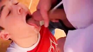 Twink's Amateur Blowjob Bukkake
