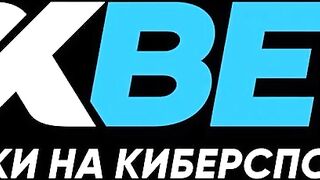 Соблазнительное сверкающее платье бармена с глубоким вырезом 1 серия